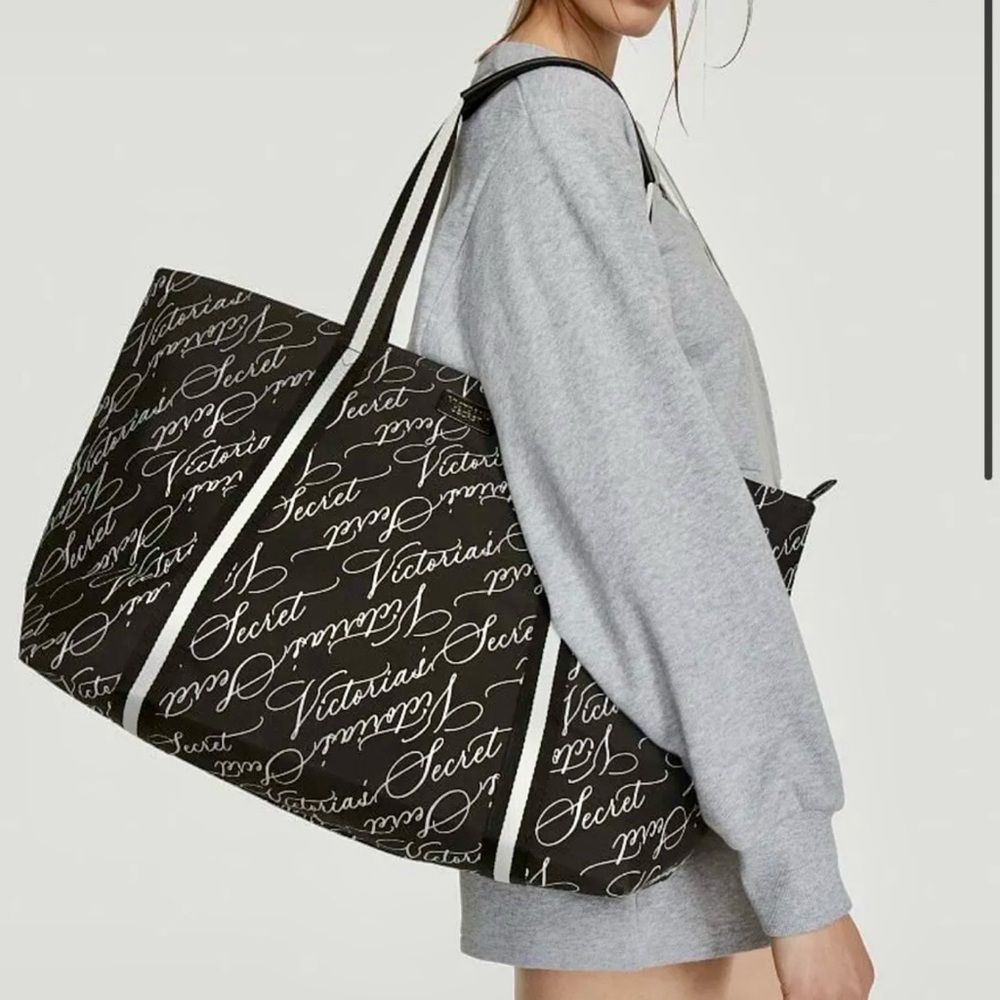 NWT Victoria Secret Weekender bag